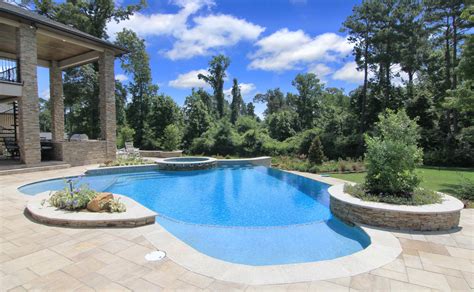 The Ultimate Guide to Choosing the Right Pool Builders in The Woodlands