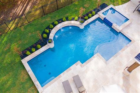 How to Find the Best Pool Companies in The Woodlands